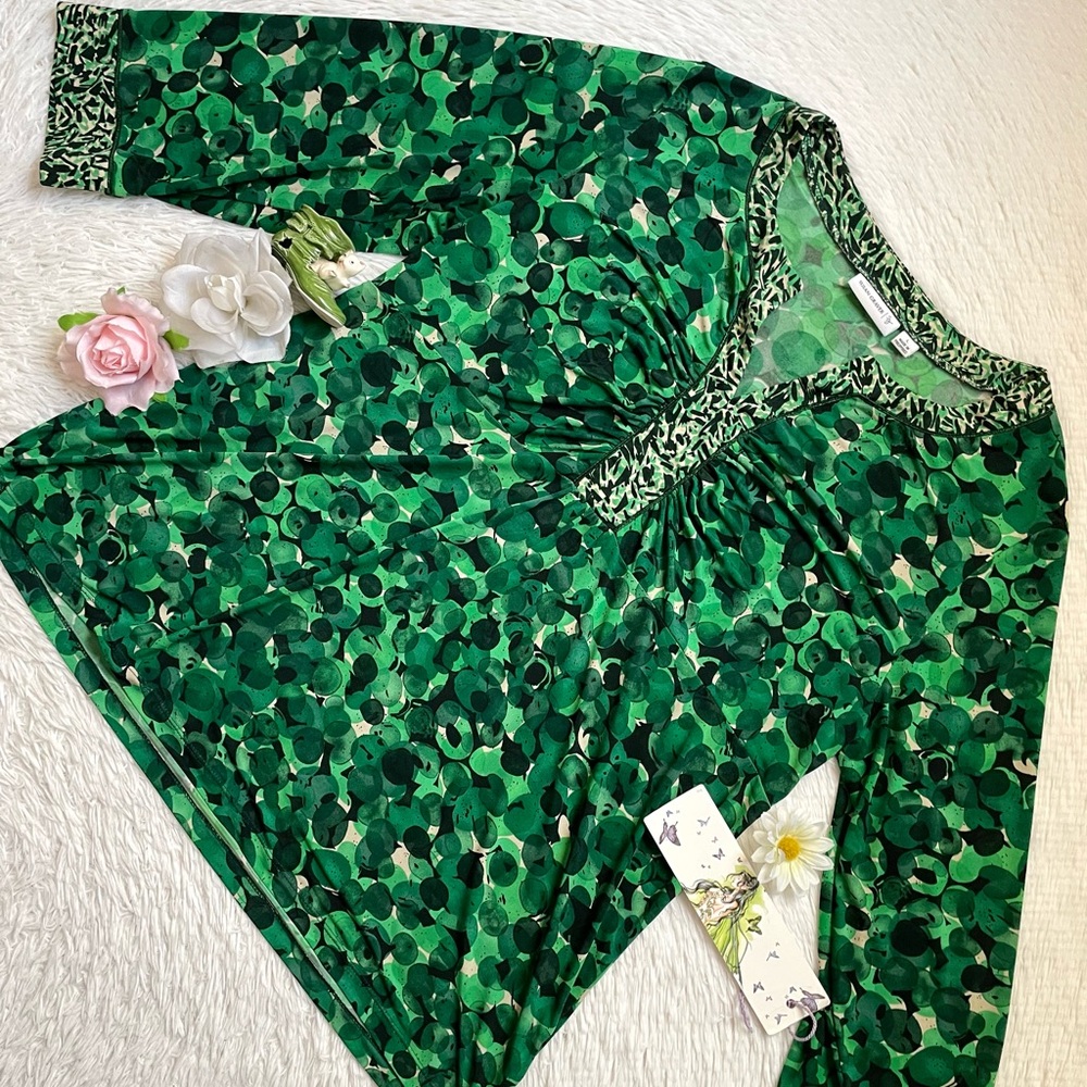 Women’s Susan Graver green dot print top